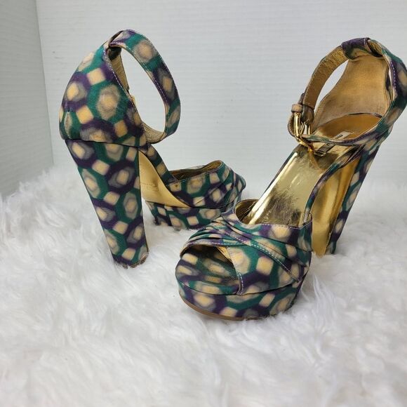 Miu Miu Multi-Color Patent Leather Platform Ankle Strap Sandals - Picture 5 of 9